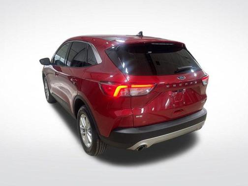 Rapid Red Metallic Tinted Clearcoat 2022 Ford Escape SE