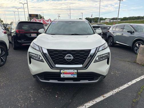 Pearl White Tricoat 2023 Nissan Rogue SL