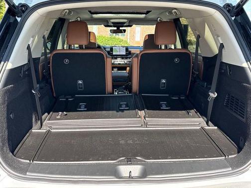 2025 Nissan Pathfinder Platinum 4WD