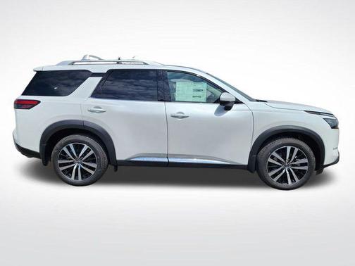 2025 Nissan Pathfinder Platinum 4WD