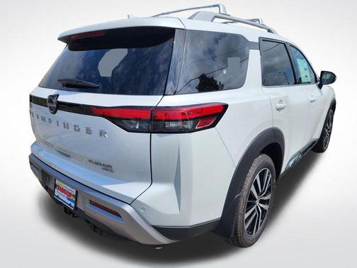2025 Nissan Pathfinder Platinum 4WD