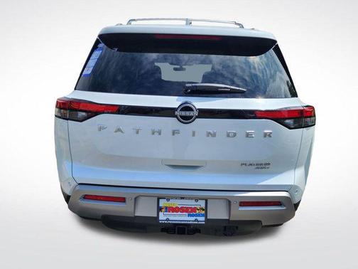2025 Nissan Pathfinder Platinum 4WD