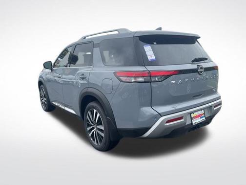 2025 Nissan Pathfinder Platinum 4WD
