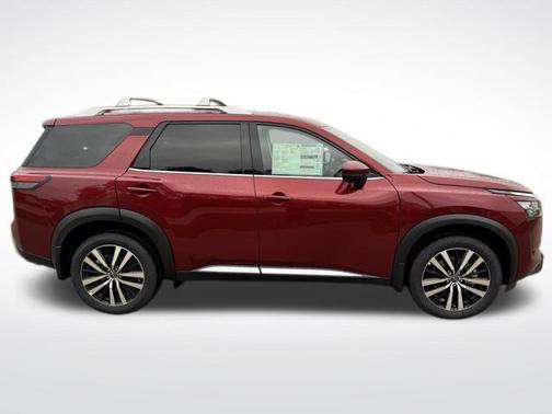 2025 Nissan Pathfinder Platinum 4WD