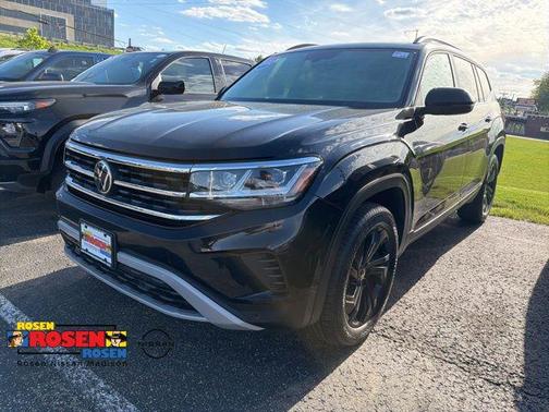 Deep Black Pearl 2022 Volkswagen Atlas 2.0T SE w/Technology 4MOTION