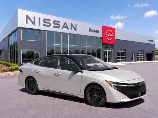 Aspen White Tricoat/Super Black 2027 Nissan Sentra SR