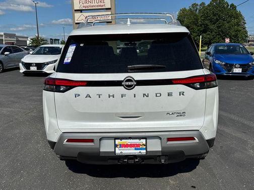 2025 Nissan Pathfinder Platinum 4WD