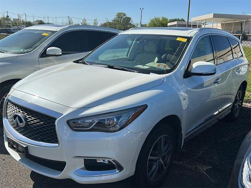 2017 INFINITI QX60 Base