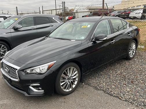 2022 INFINITI Q50 LUXE