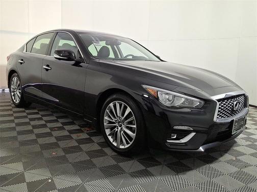 2022 INFINITI Q50 LUXE