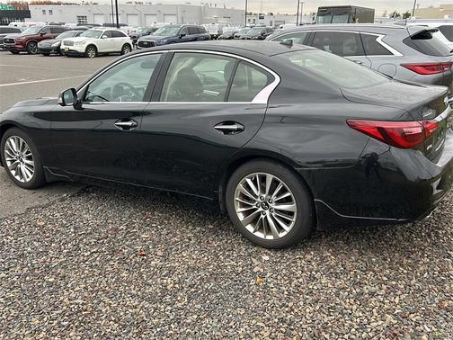 2022 INFINITI Q50 LUXE