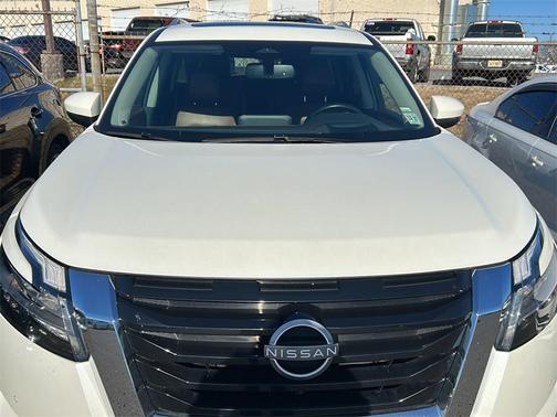 2022 Nissan Pathfinder Platinum