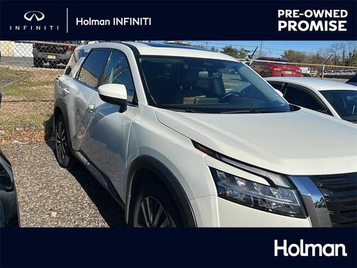 2022 Nissan Pathfinder Platinum