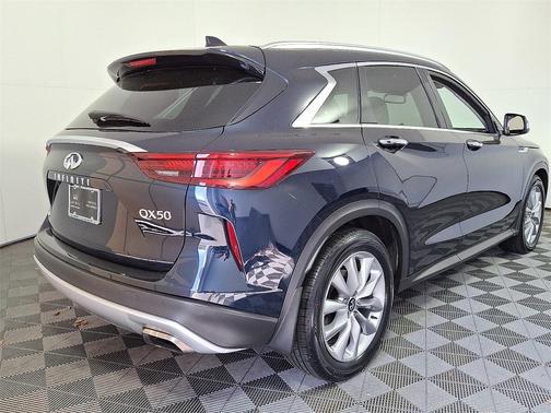 2022 INFINITI QX50 Luxe