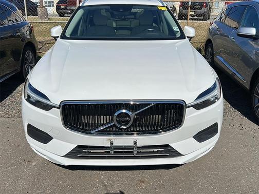 2021 Volvo XC60 T5 Momentum