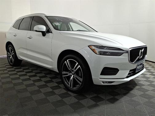 2021 Volvo XC60 T5 Momentum