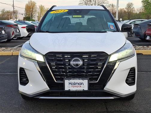 2024 Nissan Kicks SR