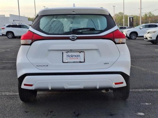 2024 Nissan Kicks SR