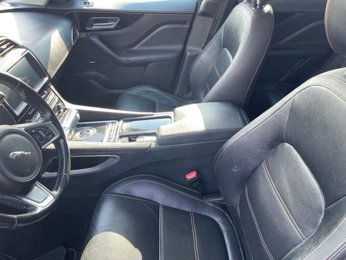 Santorini Black 2020 Jaguar F-PACE 25t Prestige