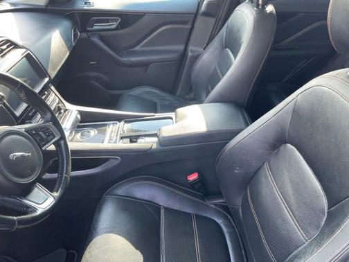Santorini Black 2020 Jaguar F-PACE 25t Prestige