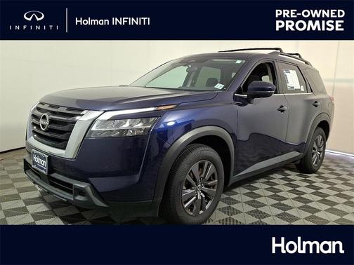 2022 Nissan Pathfinder SV