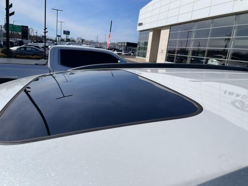 Platinum White Pearl 2021 Honda Pilot Touring 8-Passenger