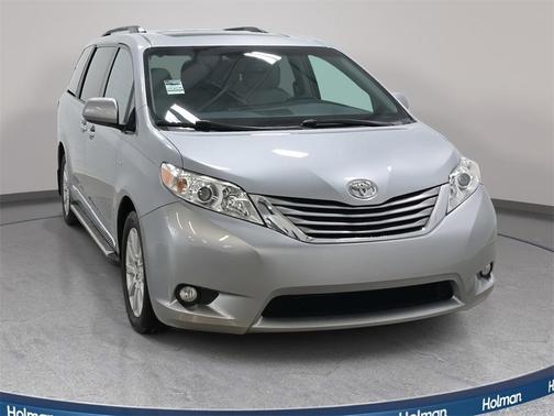 2017 Toyota Sienna XLE