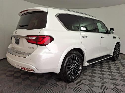 2024 INFINITI QX80 SENSORY