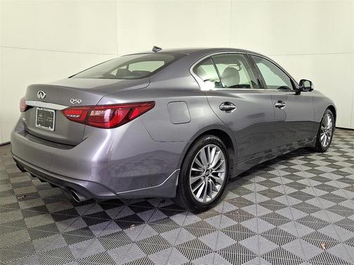 2023 INFINITI Q50 LUXE