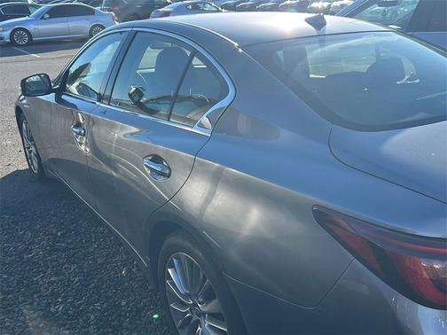 2023 INFINITI Q50 LUXE