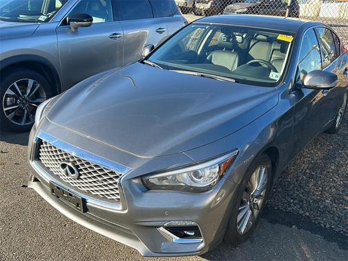 2023 INFINITI Q50 LUXE