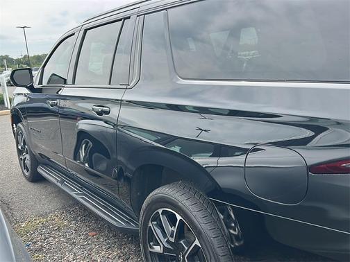2021 Chevrolet Suburban RST