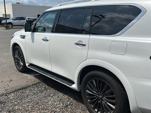 2023 INFINITI QX80 SENSORY