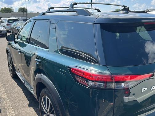 2022 Nissan Pathfinder Platinum