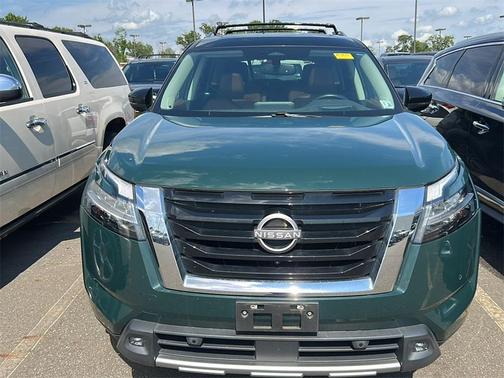 2022 Nissan Pathfinder Platinum