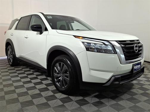 2024 Nissan Pathfinder S