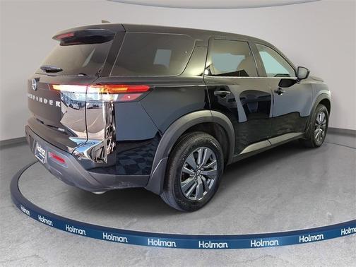 2024 Nissan Pathfinder S