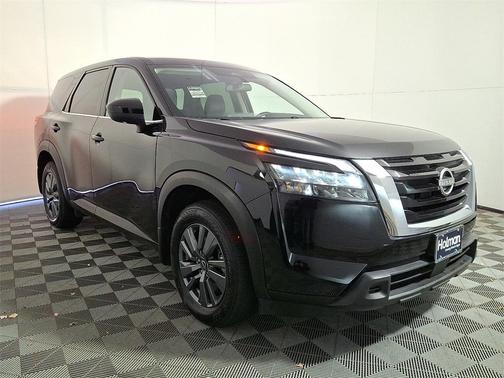 2024 Nissan Pathfinder S
