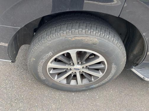 Black 2019 Ford Expedition XLT