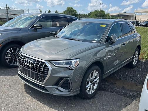 2024 Audi Q3 45 S line Premium