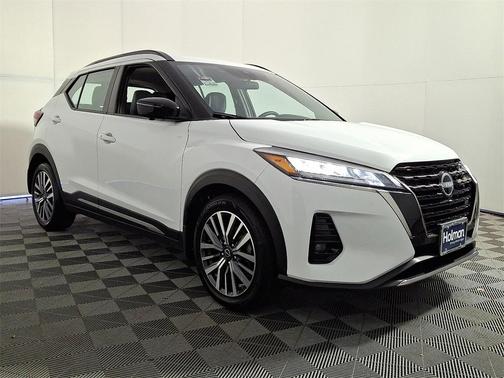 2023 Nissan Kicks SR