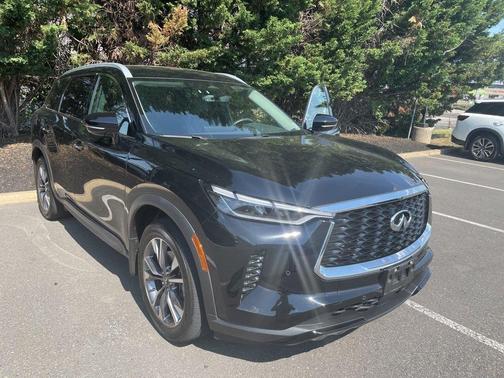 Diamond Black 2024 INFINITI QX60 Luxe