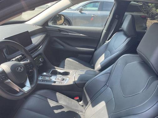 Diamond Black 2024 INFINITI QX60 Luxe