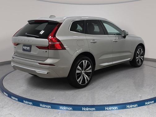 Silver 2022 Volvo XC60 B5 Inscription