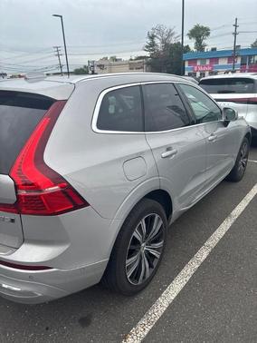Silver 2022 Volvo XC60 B5 Inscription