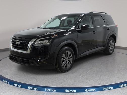 Super Black 2025 Nissan Pathfinder SV