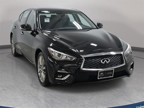2023 INFINITI Q50 LUXE