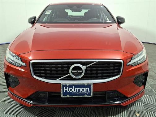 2019 Volvo S60 T6 R-Design