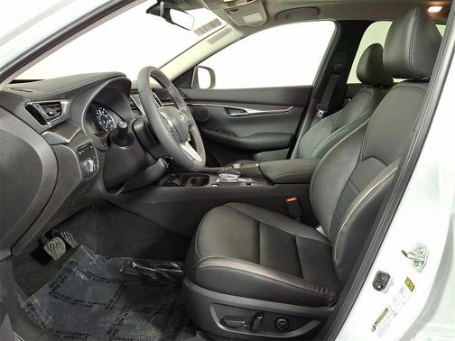 2025 INFINITI QX50 Luxe