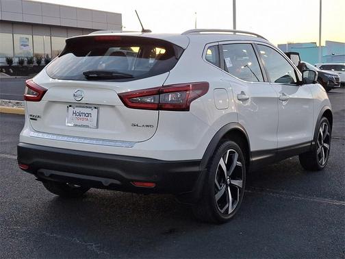 2022 Nissan Rogue Sport SL